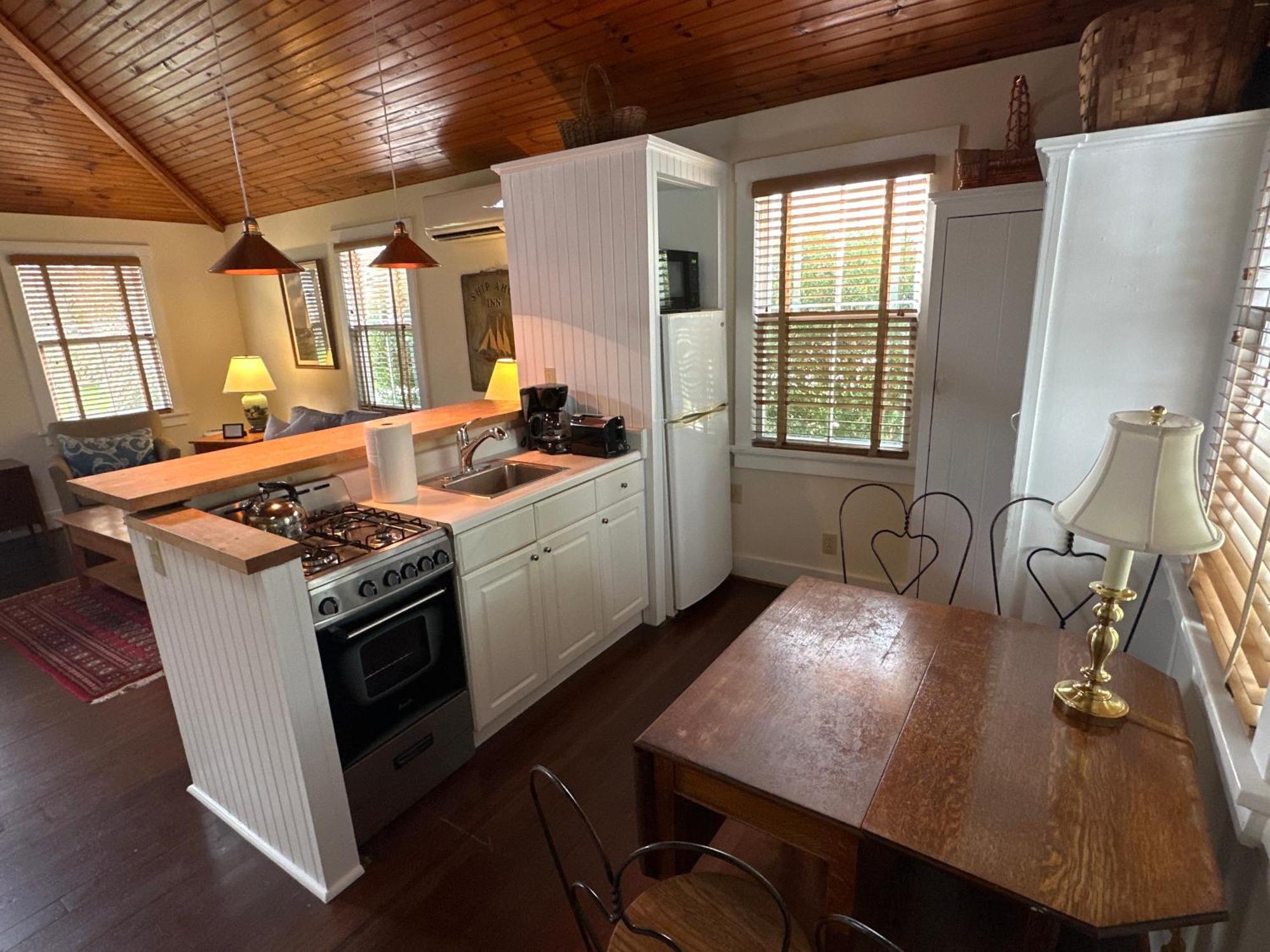 The 1708 House Bed & Breakfast Southampton Eksteriør bilde