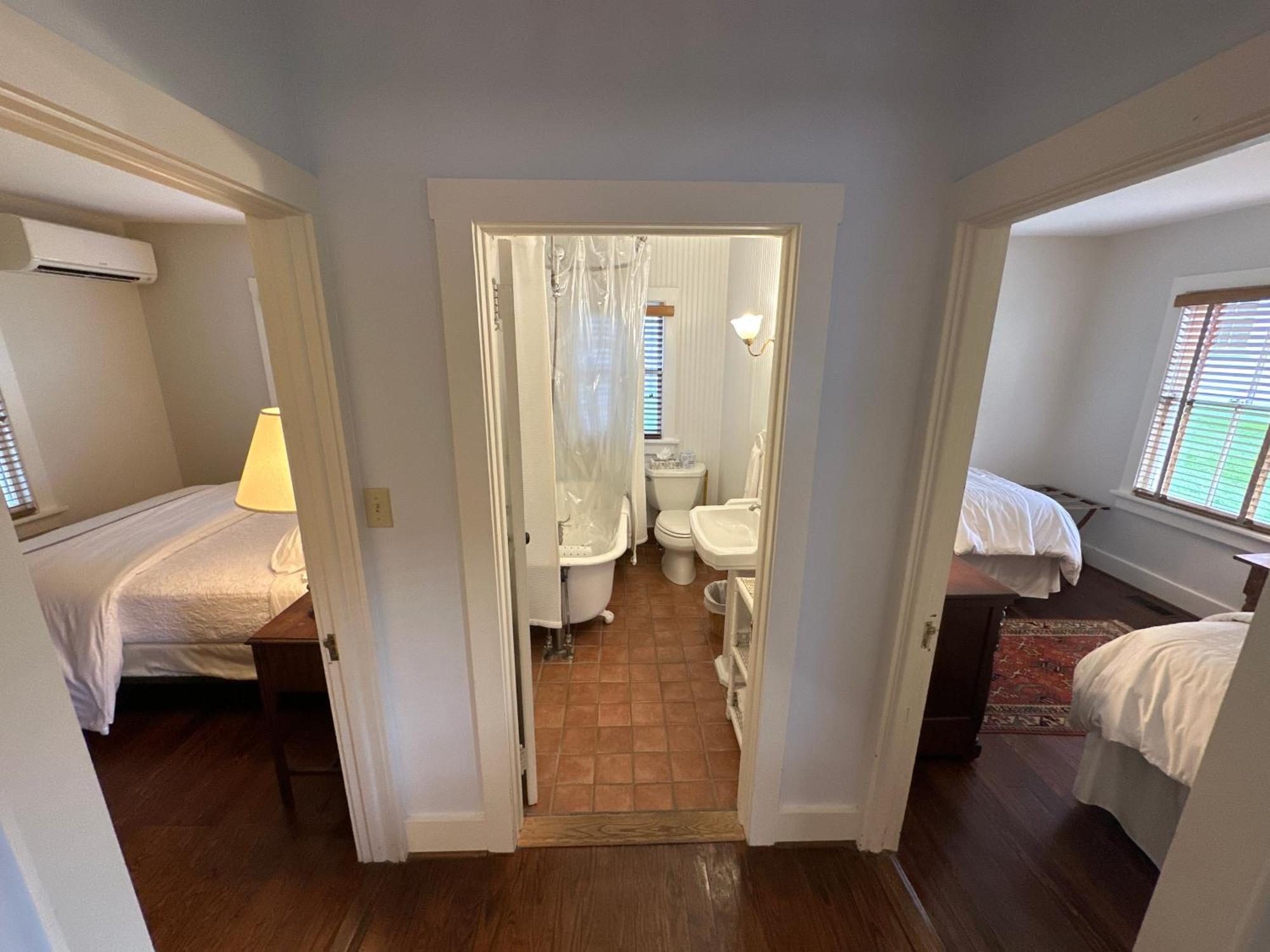 The 1708 House Bed & Breakfast Southampton Eksteriør bilde